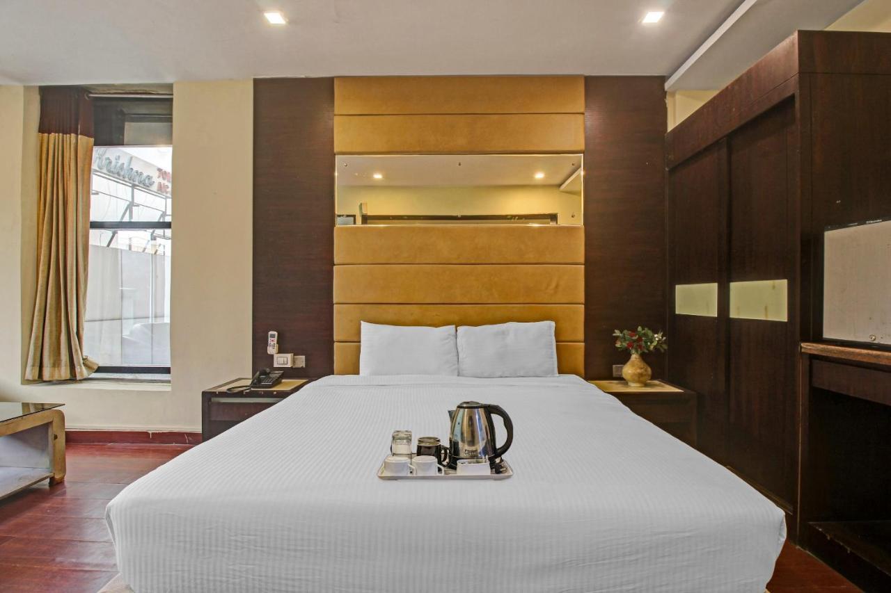 Oyo Townhouse 707 Grand Krishna Hotel Hyderabad Exterior photo