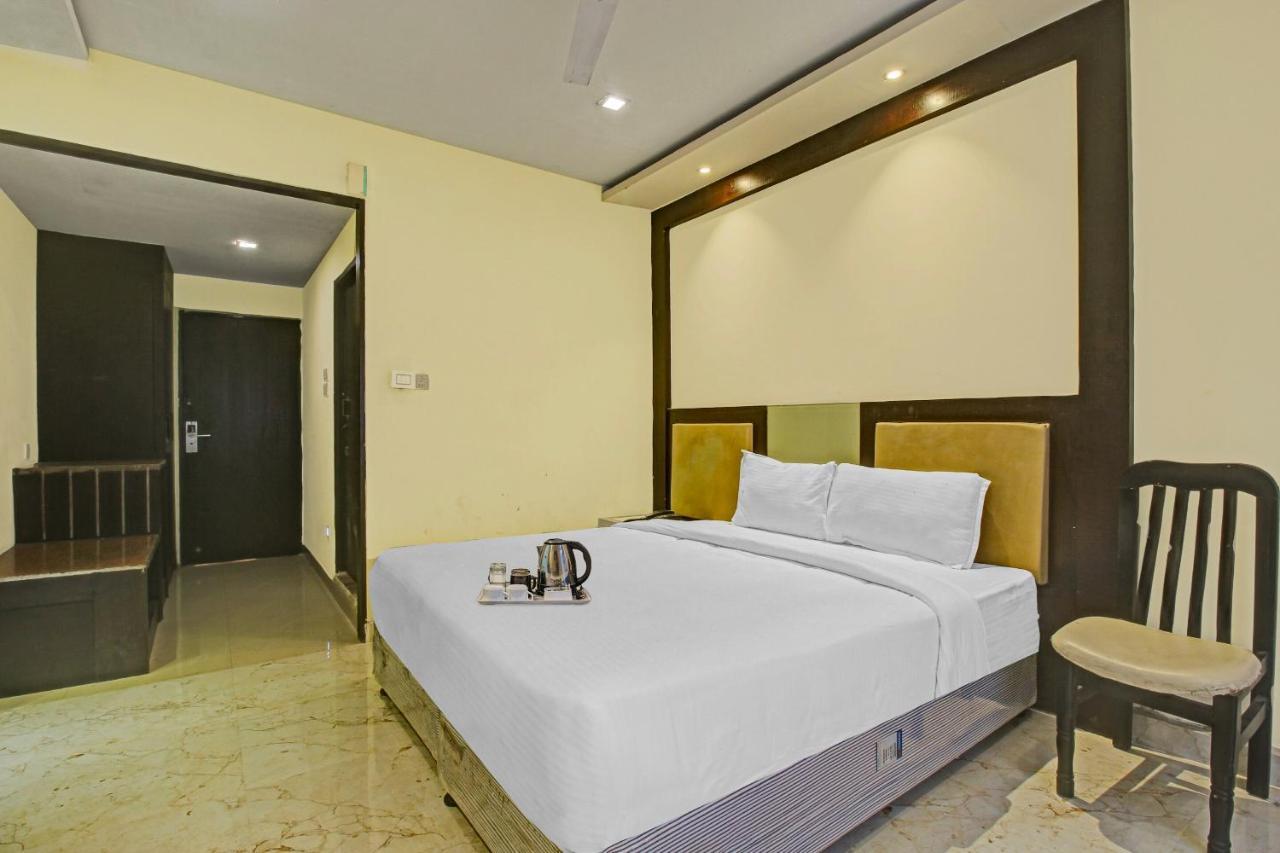 Oyo Townhouse 707 Grand Krishna Hotel Hyderabad Exterior photo