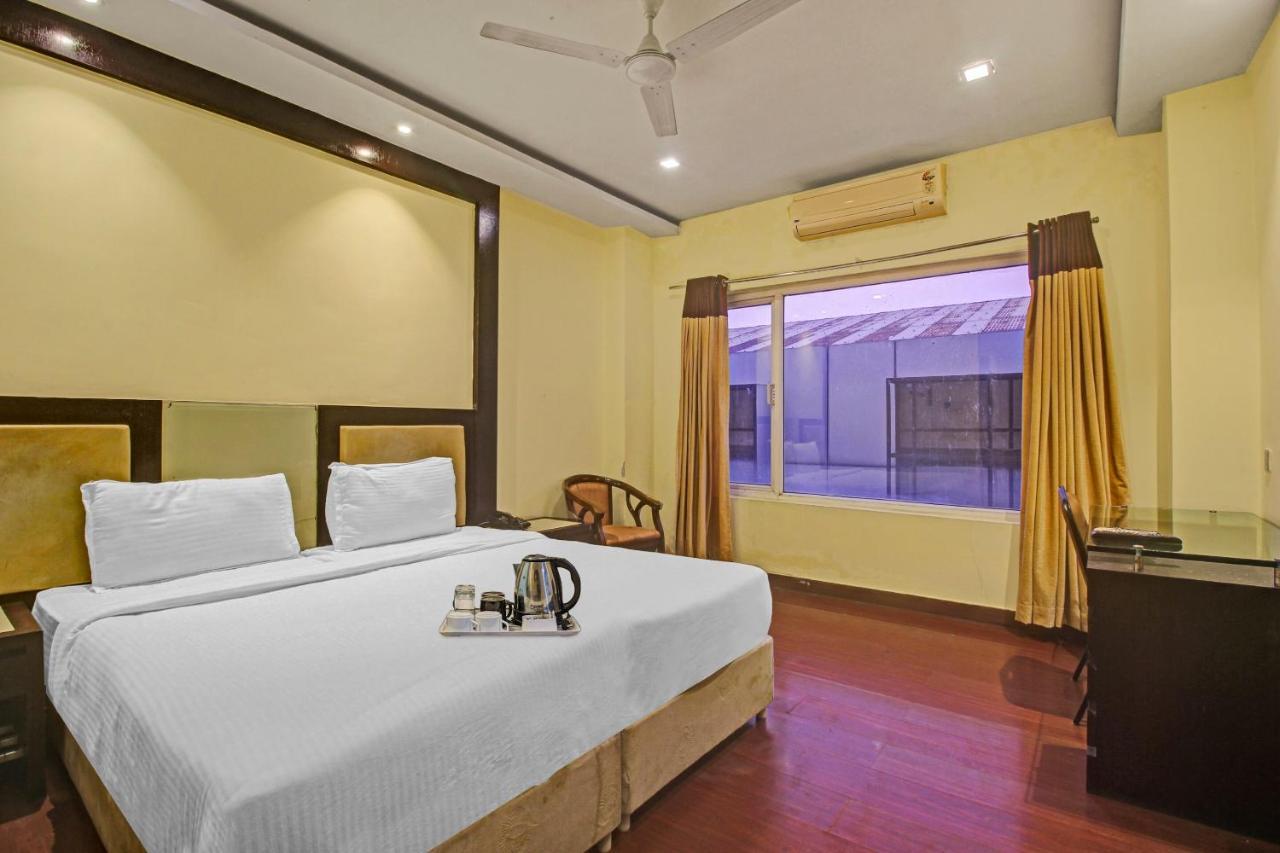 Oyo Townhouse 707 Grand Krishna Hotel Hyderabad Exterior photo