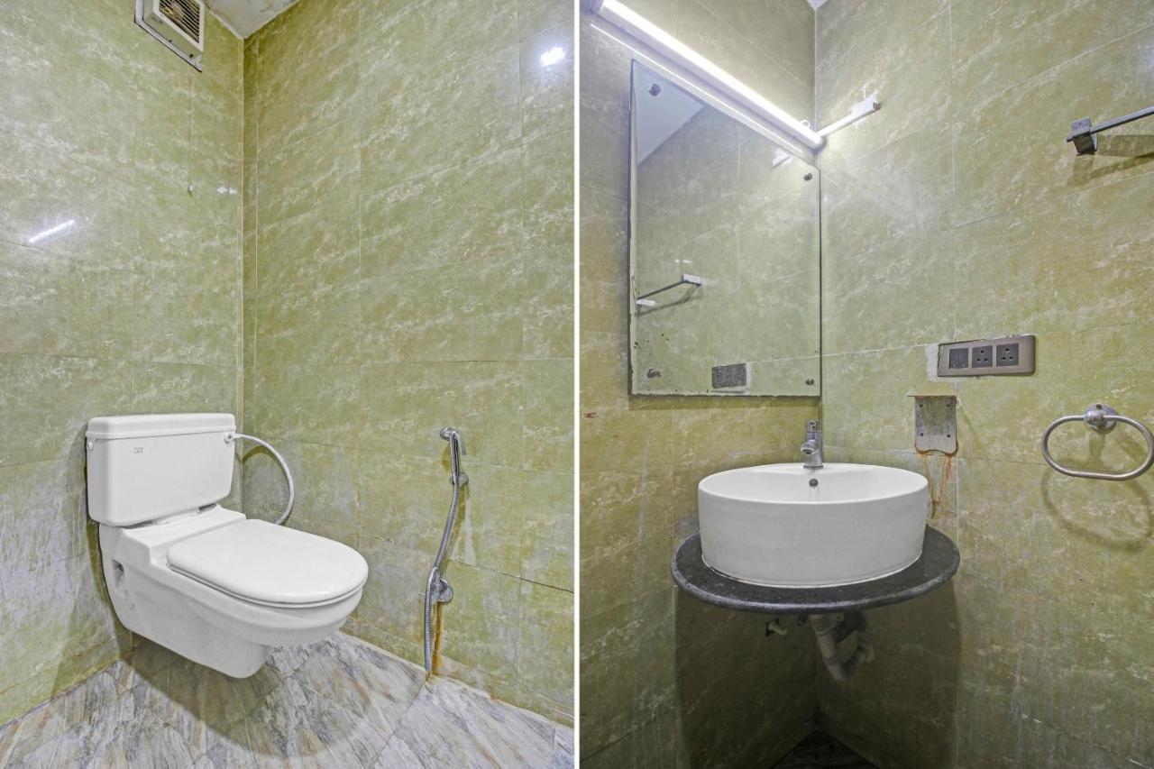 Oyo Townhouse 707 Grand Krishna Hotel Hyderabad Exterior photo
