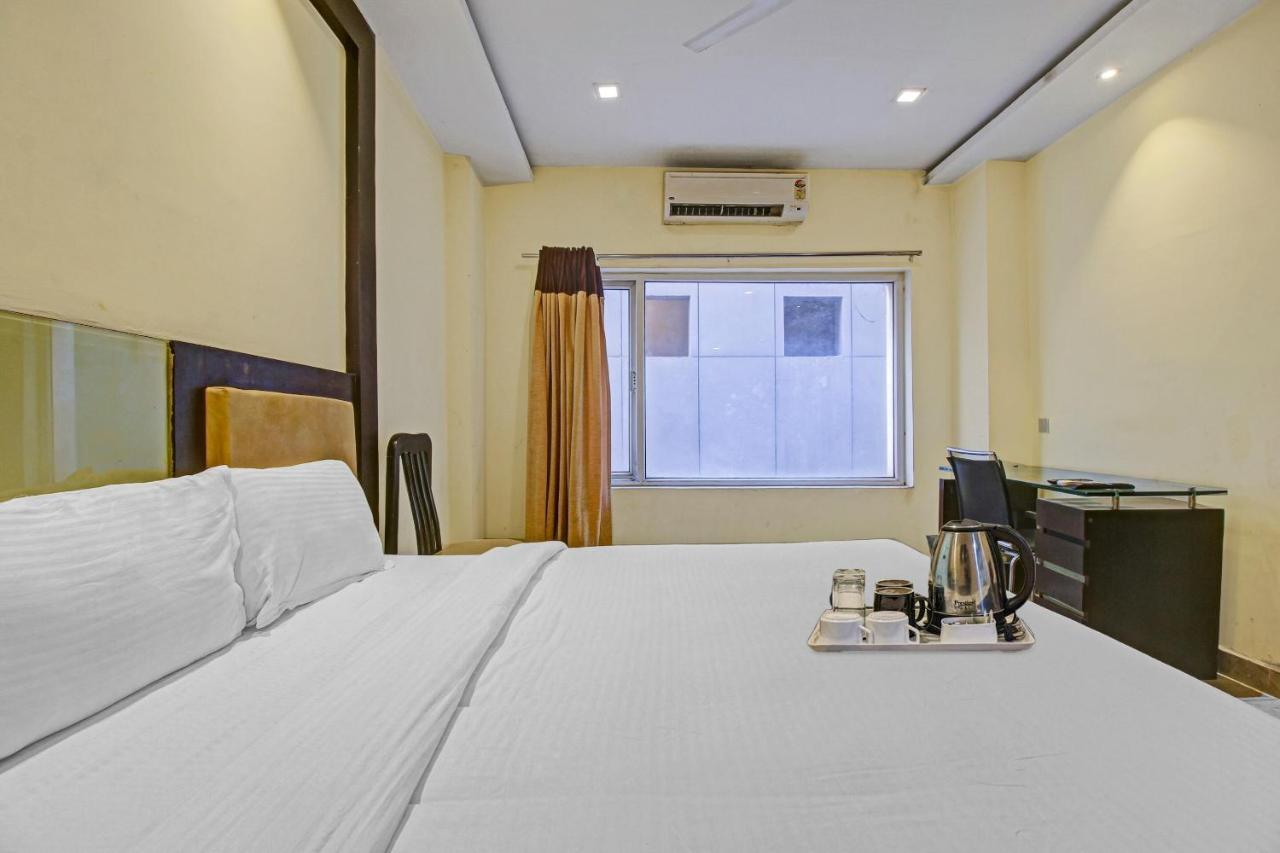 Oyo Townhouse 707 Grand Krishna Hotel Hyderabad Exterior photo