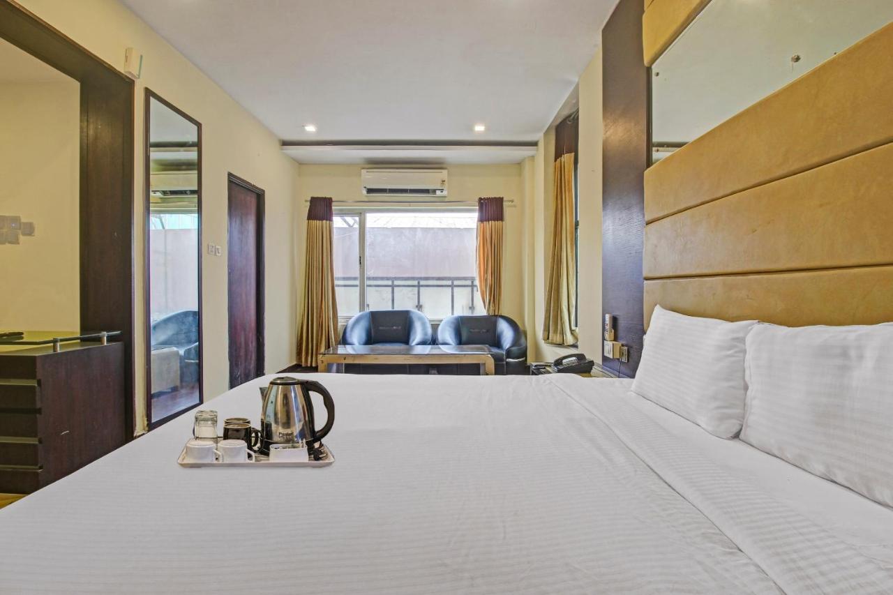 Oyo Townhouse 707 Grand Krishna Hotel Hyderabad Exterior photo